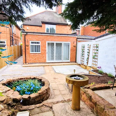 Luxury Family Apartment- Close To Leicester University Room photo